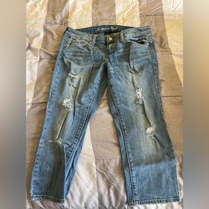 American Eagle Distressed Capris